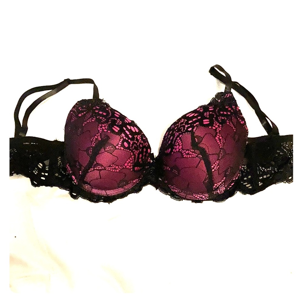 ❣️2 for $35❣️ Pink and black lace bra